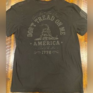 Nine Line Apparel don’t tread on me T shirt. Size Large